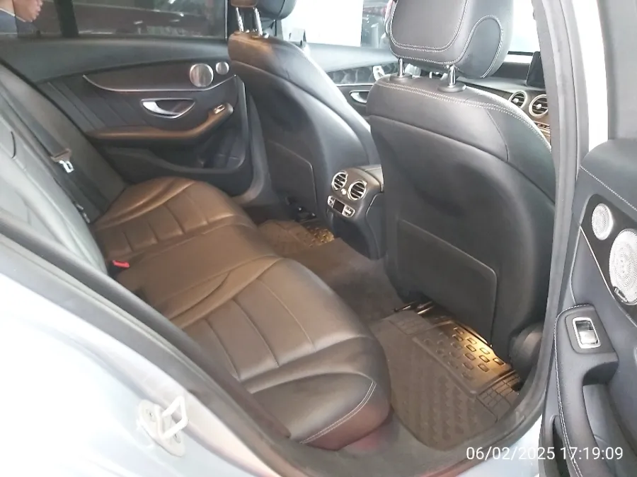 Foto Mobil Bekas Kabin Belakang Mercedes-Benz C250 2.0 tahun 2016