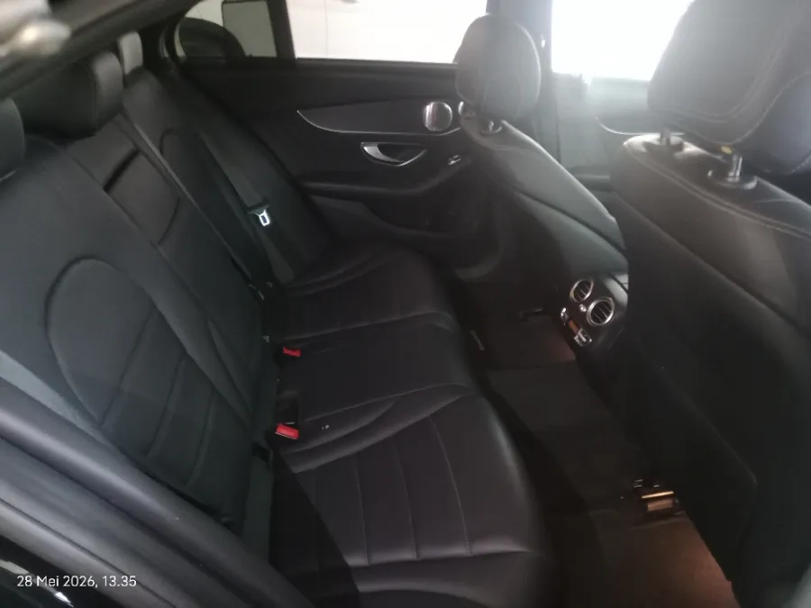 Foto Mobil Bekas Kabin Belakang Mercedes-Benz C250 2.0 tahun 2016