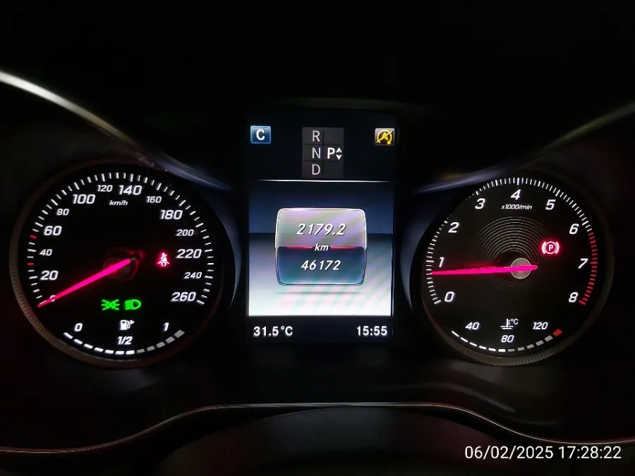 Foto Mobil Bekas Odometer Mercedes-Benz C250 2.0 tahun 2016