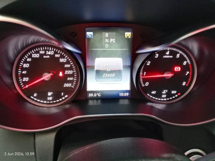 Foto Mobil Bekas Odometer Mercedes-Benz C250 2.0 tahun 2016