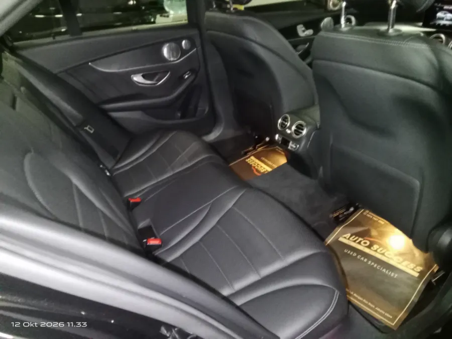 Foto Mobil Bekas Kabin Belakang Mercedes-Benz C300 2.0 tahun 2017