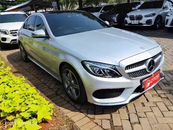 2017 Mercedes-Benz C300 2.0 - Foto 1 dari 6