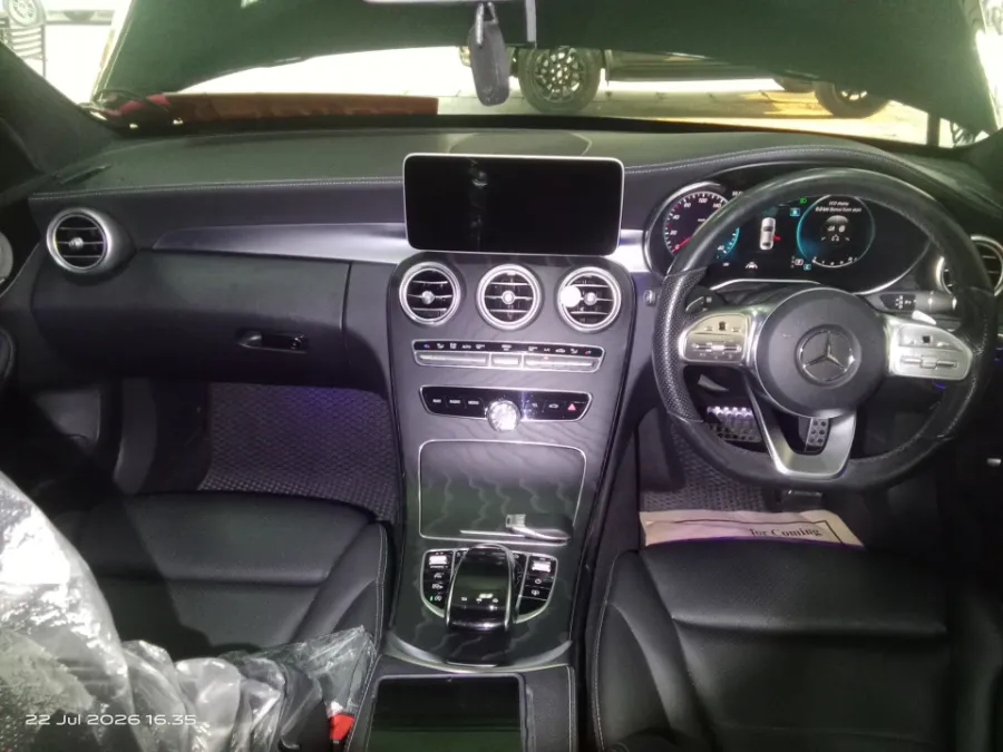 Foto Mobil Bekas Dashboard Mercedes-Benz C300 2.0 tahun 2019