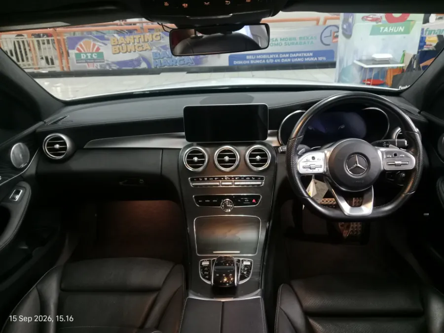 Foto Mobil Bekas Dashboard Mercedes-Benz C300 2.0 tahun 2019
