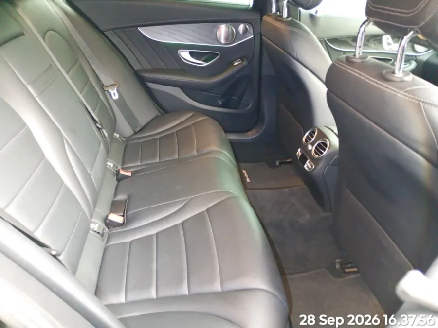 Foto Mobil Bekas Kabin Belakang Mercedes-Benz C300 2.0 tahun 2019