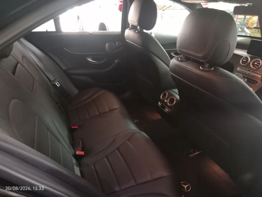 Foto Mobil Bekas Kabin Belakang Mercedes-Benz C300 2.0 tahun 2019