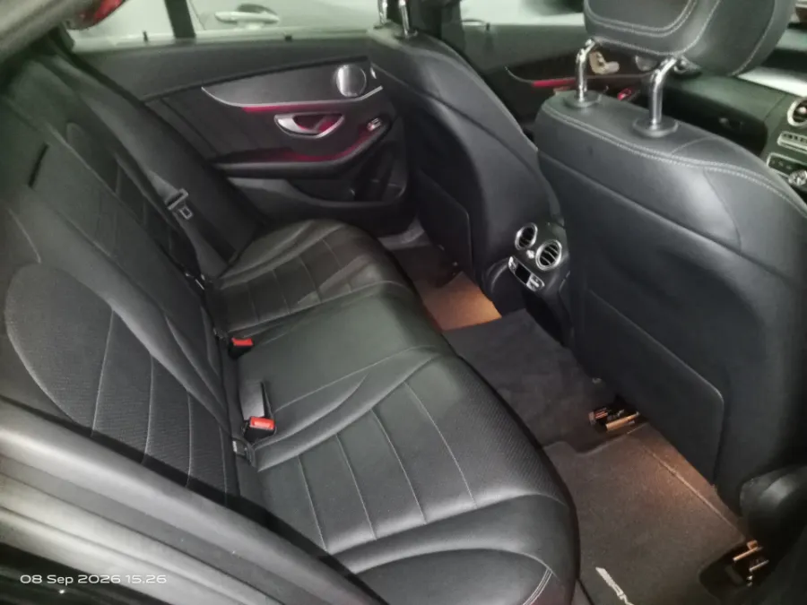 Foto Mobil Bekas Kabin Belakang Mercedes-Benz C300 2.0 tahun 2019