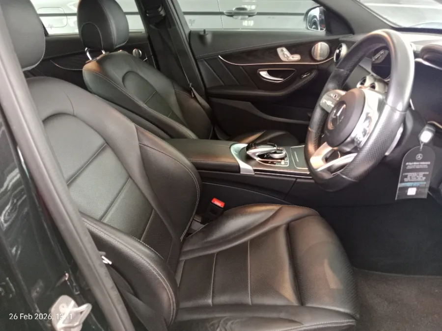 Foto Mobil Bekas Kabin Depan Mercedes-Benz C300 2.0 tahun 2019