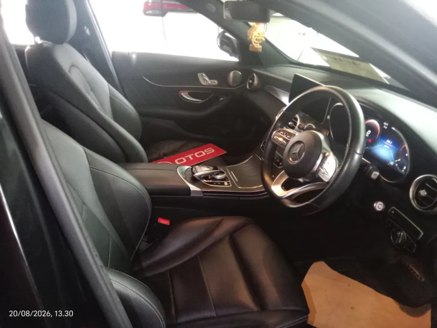 Foto Mobil Bekas Kabin Depan Mercedes-Benz C300 2.0 tahun 2019