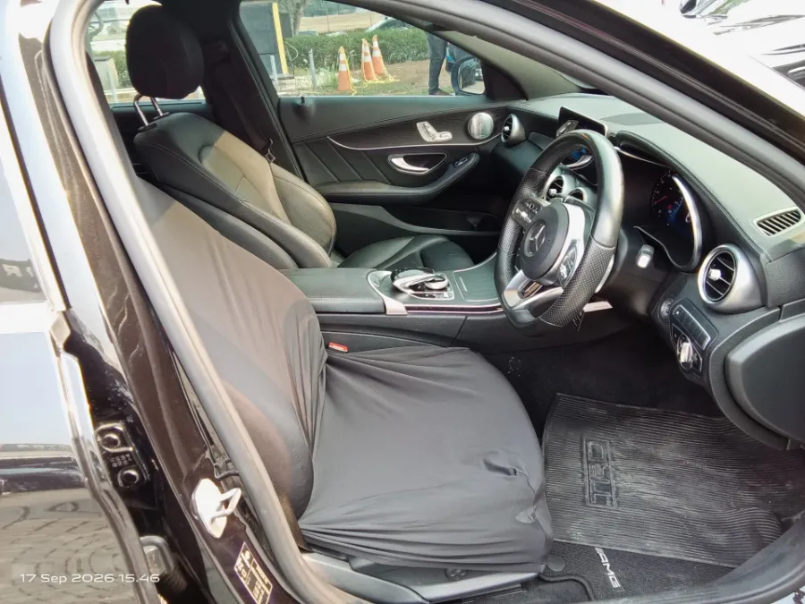 Foto Mobil Bekas Kabin Depan Mercedes-Benz C300 2.0 tahun 2019