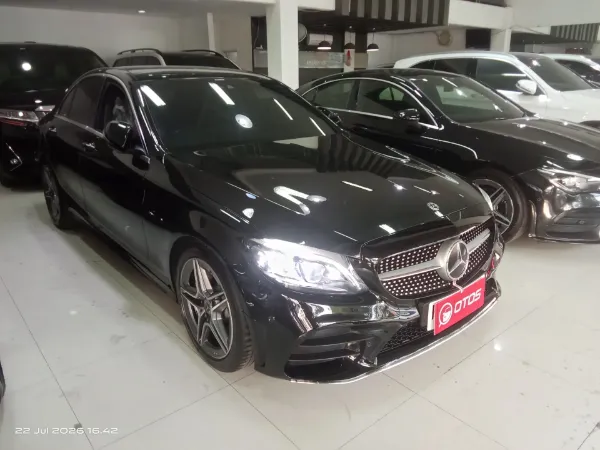 2019 Mercedes-Benz C300 2.0 - Foto 1 dari 6