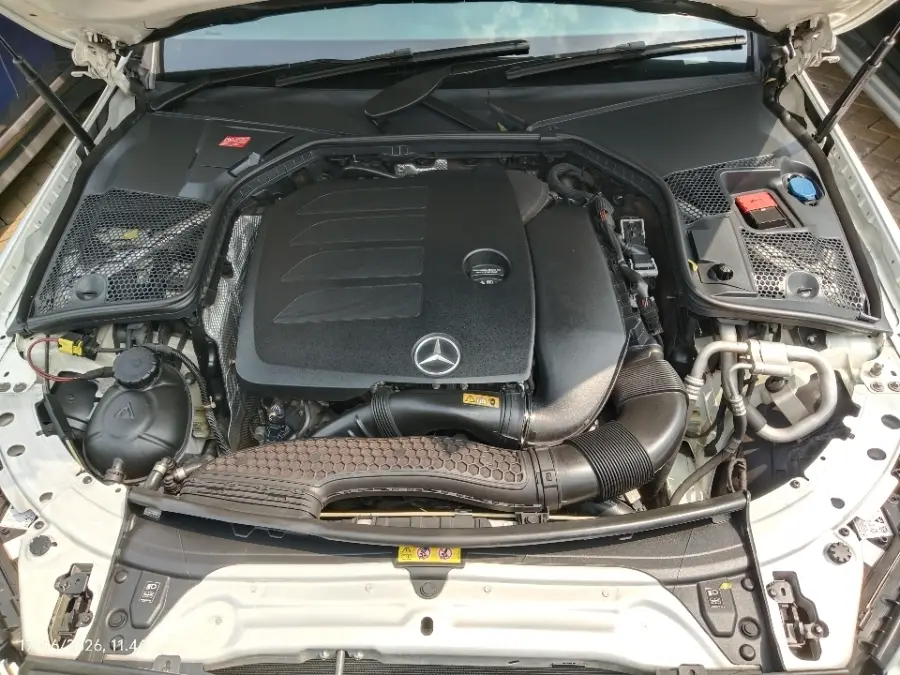 Foto Mobil Bekas Mesin Mercedes-Benz C300 2.0 tahun 2019