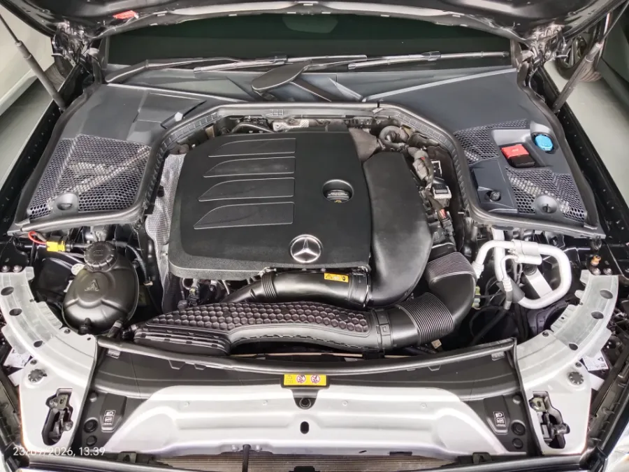 Foto Mobil Bekas Mesin Mercedes-Benz C300 2.0 tahun 2019