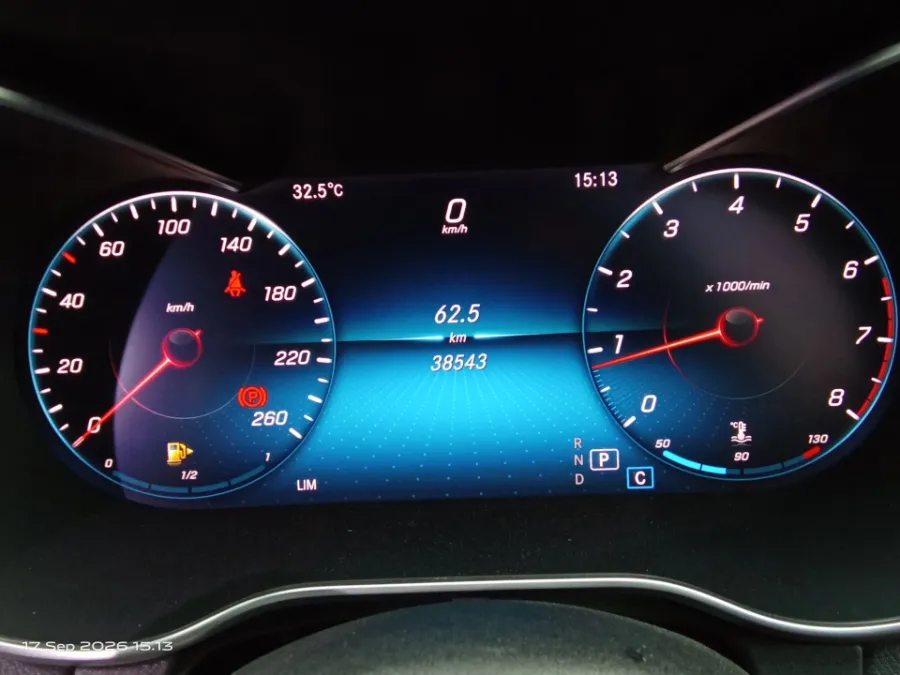 Foto Mobil Bekas Odometer Mercedes-Benz C300 2.0 tahun 2019