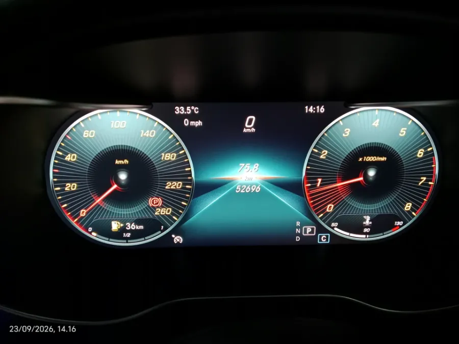 Foto Mobil Bekas Odometer Mercedes-Benz C300 2.0 tahun 2019