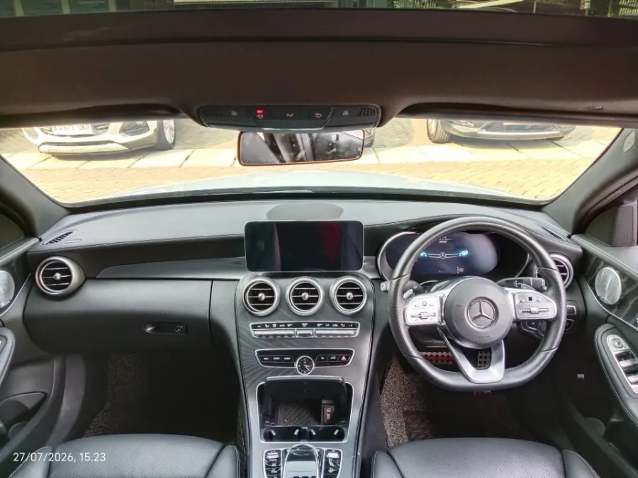 Foto Mobil Bekas Dashboard Mercedes-Benz C300 2.0 tahun 2020