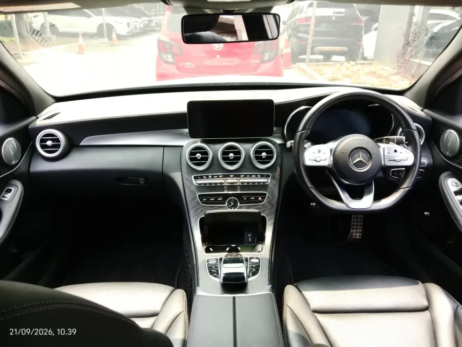 Foto Mobil Bekas Dashboard Mercedes-Benz C300 2.0 tahun 2020