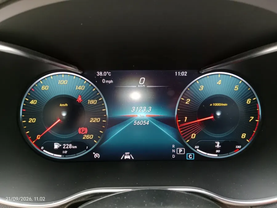 Foto Mobil Bekas Odometer Mercedes-Benz C300 2.0 tahun 2020