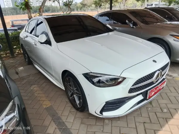 2023 Mercedes-Benz C300 2.0 - Foto 1 dari 6
