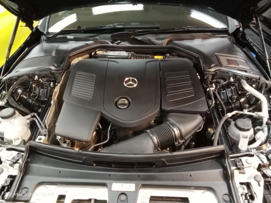 Foto Mobil Bekas Mesin Mercedes-Benz C300 2.0 tahun 2023