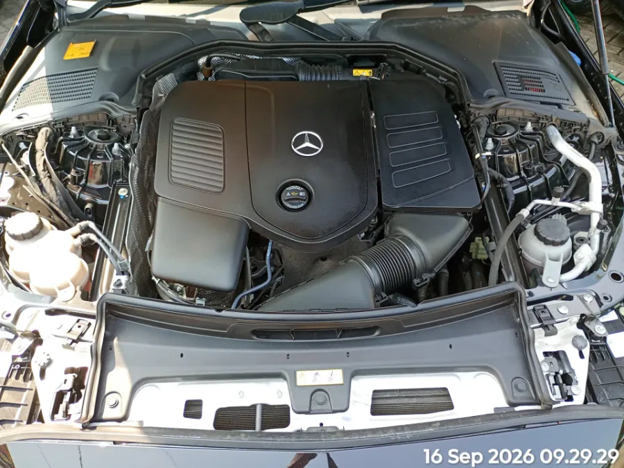 Foto Mobil Bekas Mesin Mercedes-Benz C300 2.0 tahun 2023