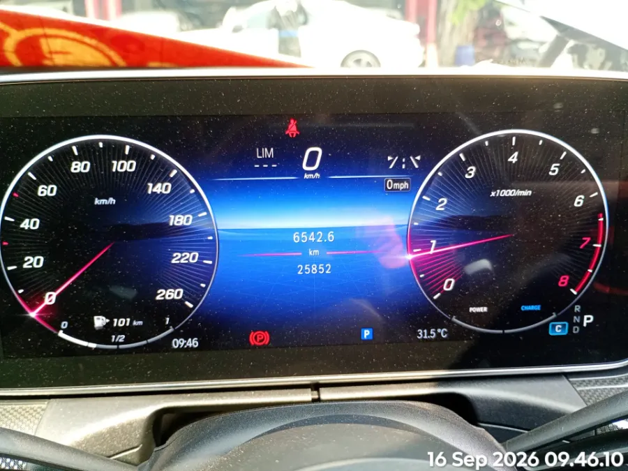 Foto Mobil Bekas Odometer Mercedes-Benz C300 2.0 tahun 2023