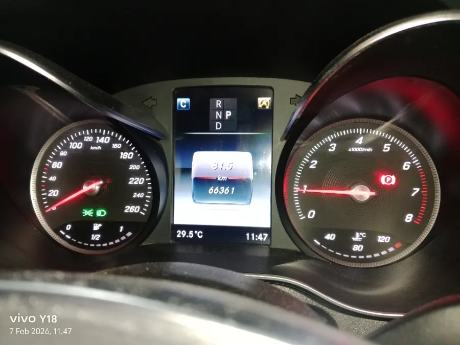 Foto Mobil Bekas Odometer Mercedes-Benz C300 2.0 AMG tahun 2018