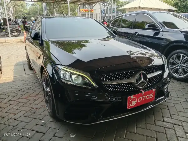 2019 Mercedes-Benz C300 2.0 AMG - Foto 1 dari 6