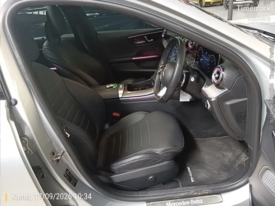 Foto Mobil Bekas Kabin Depan Mercedes-Benz C300 2.0 AMG tahun 2022
