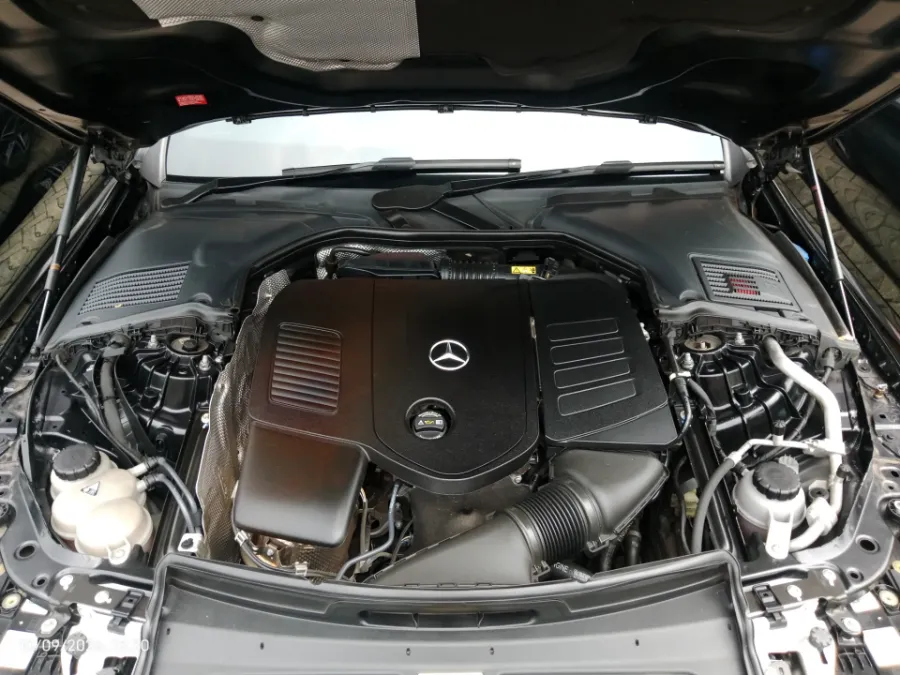 Foto Mobil Bekas Mesin Mercedes-Benz C300 2.0 AMG tahun 2022