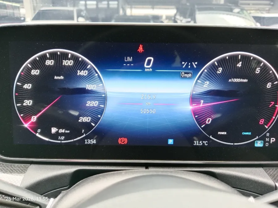 Foto Mobil Bekas Odometer Mercedes-Benz C300 2.0 AMG tahun 2022