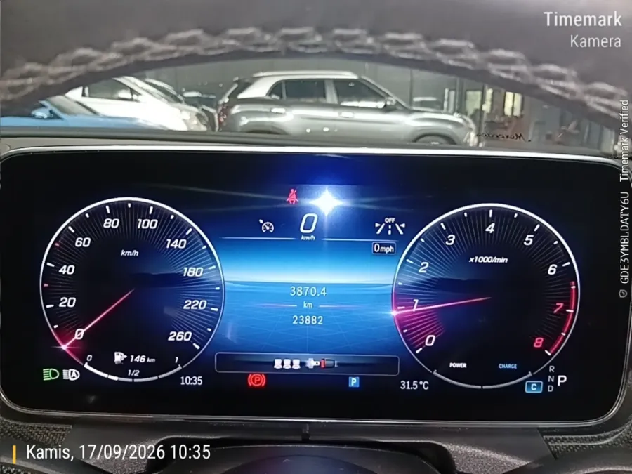 Foto Mobil Bekas Odometer Mercedes-Benz C300 2.0 AMG tahun 2022