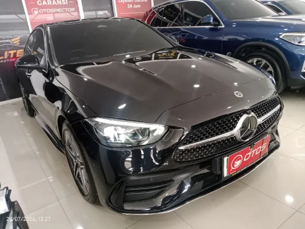 2023 Mercedes-Benz C300 2.0 AMG - Foto 1 dari 6