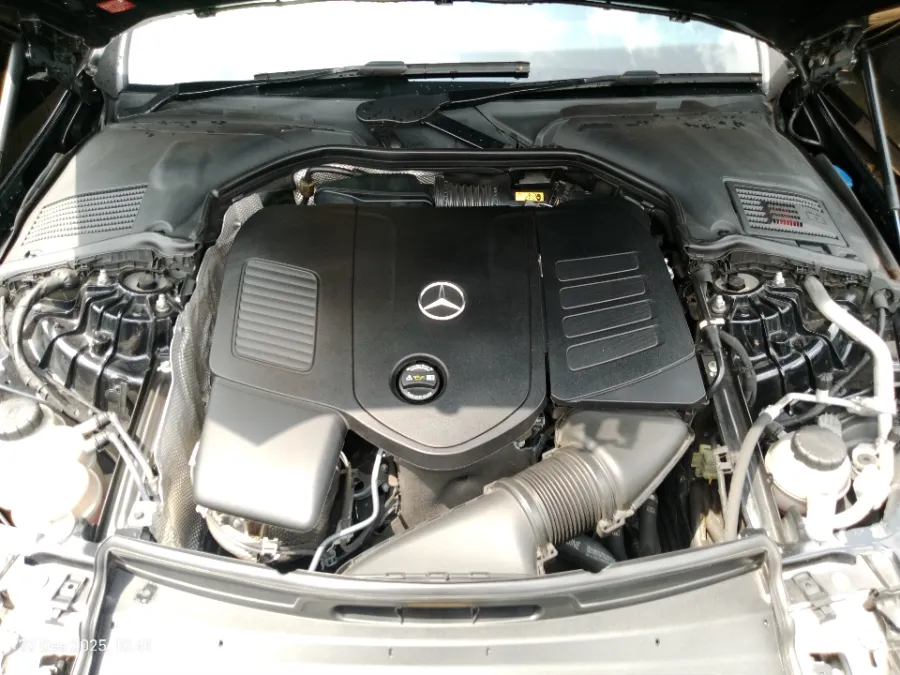 Foto Mobil Bekas Mesin Mercedes-Benz C300 2.0 AMG tahun 2023