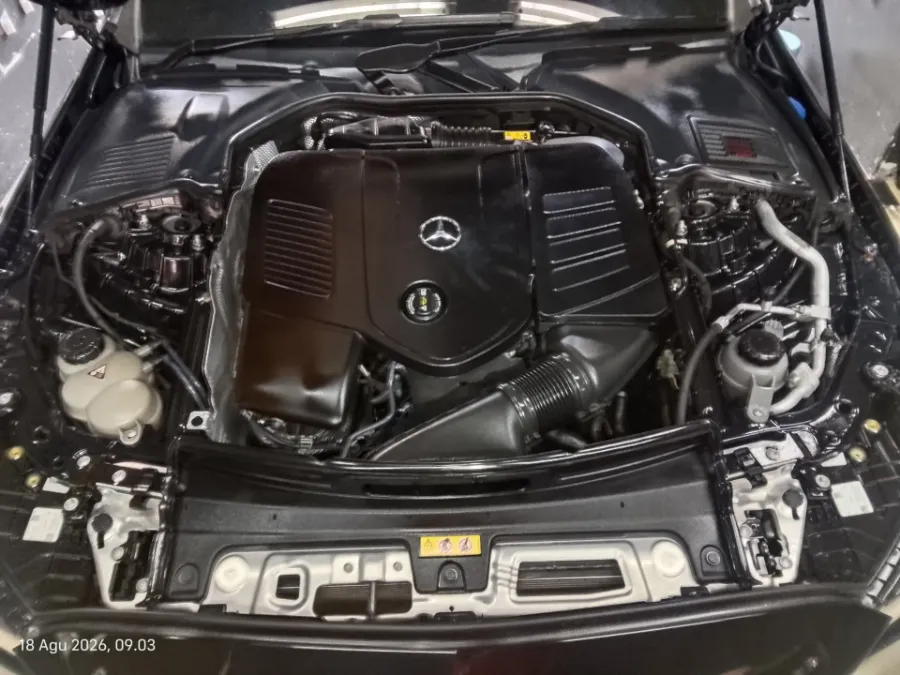 Foto Mobil Bekas Mesin Mercedes-Benz C300 2.0 AMG tahun 2023