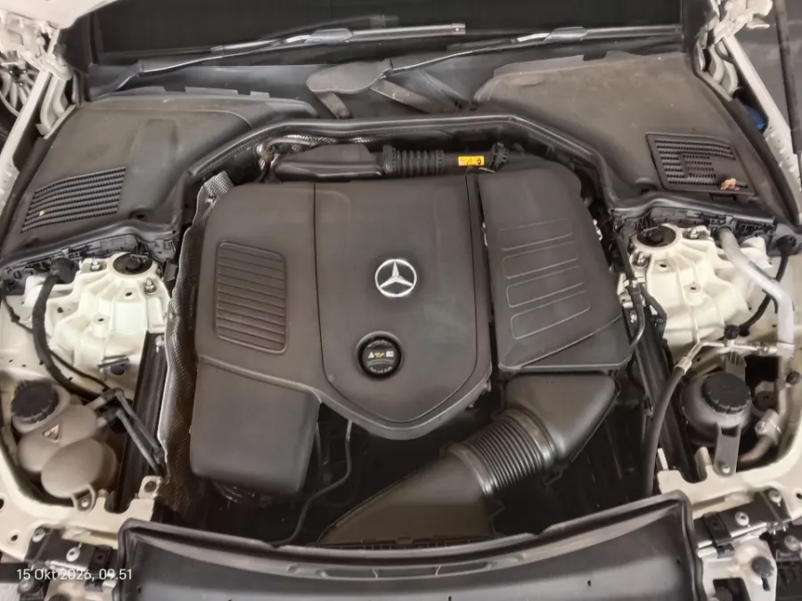 Foto Mobil Bekas Mesin Mercedes-Benz C300 2.0 AMG tahun 2023