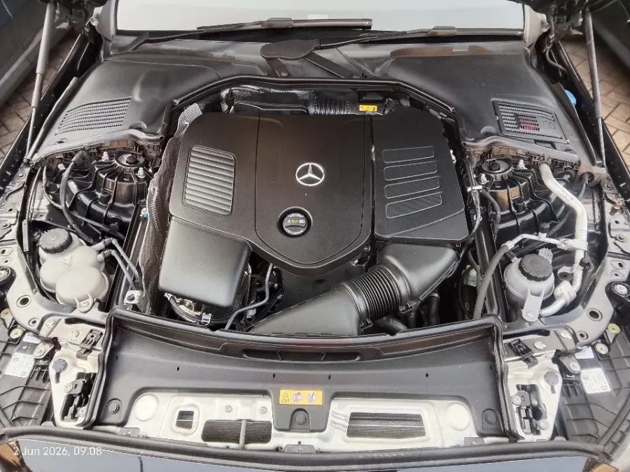 Foto Mobil Bekas Mesin Mercedes-Benz C300 2.0 AMG tahun 2024