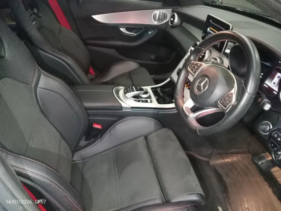 Foto Mobil Bekas Kabin Depan Mercedes-Benz C43 3.0 tahun 2017