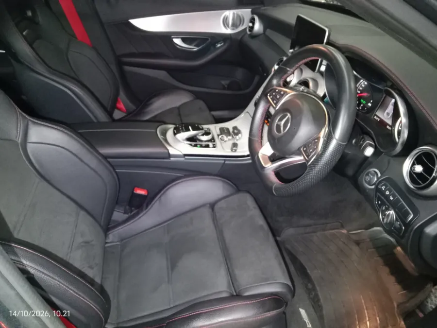 Foto Mobil Bekas Kabin Depan Mercedes-Benz C43 3.0 tahun 2017