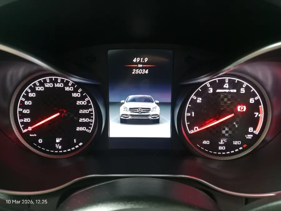 Foto Mobil Bekas Odometer Mercedes-Benz C43 3.0 tahun 2017