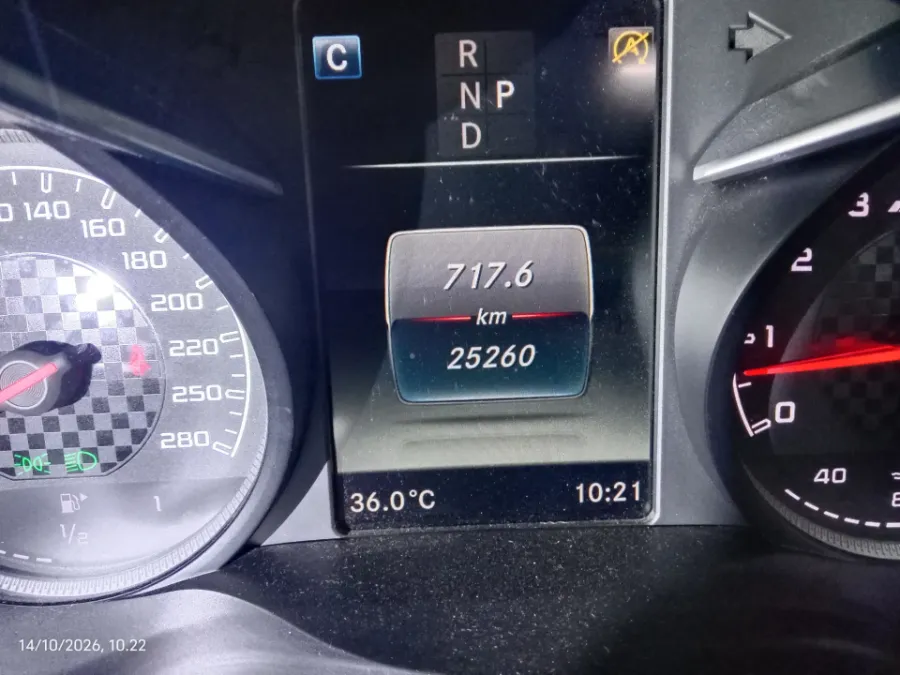 Foto Mobil Bekas Odometer Mercedes-Benz C43 3.0 tahun 2017