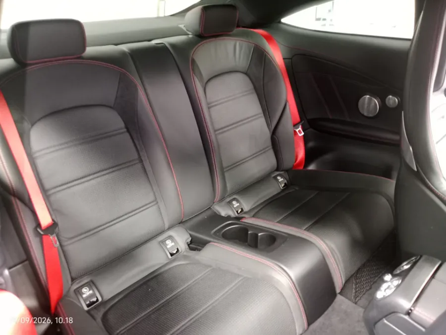 Foto Mobil Bekas Kabin Belakang Mercedes-Benz C43 3.0 tahun 2019