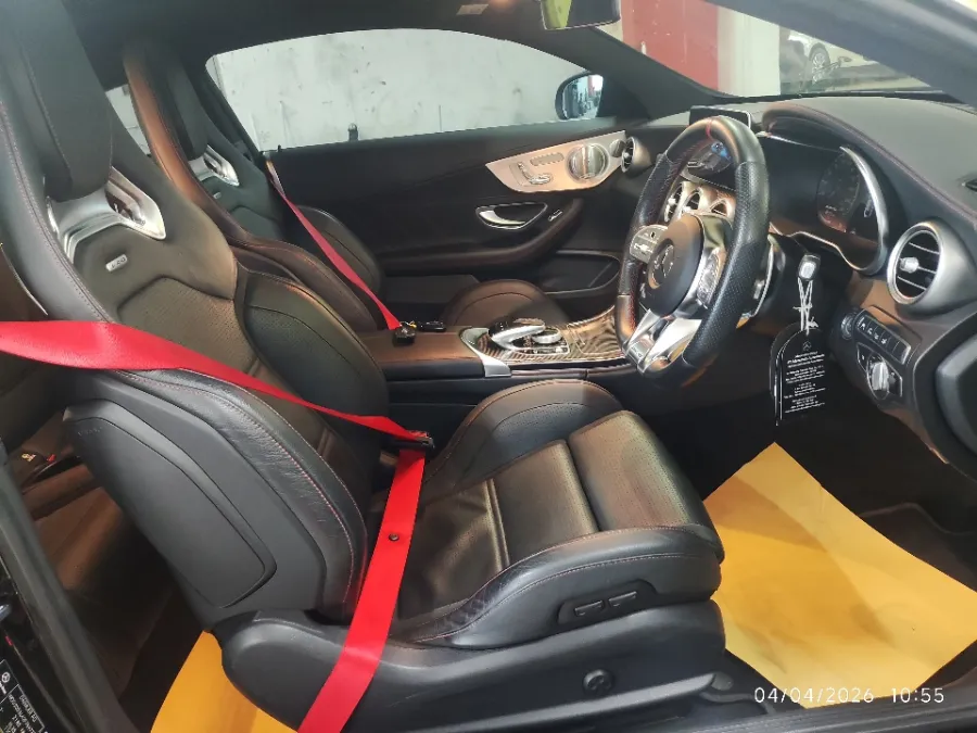 Foto Mobil Bekas Kabin Depan Mercedes-Benz C43 3.0 tahun 2019