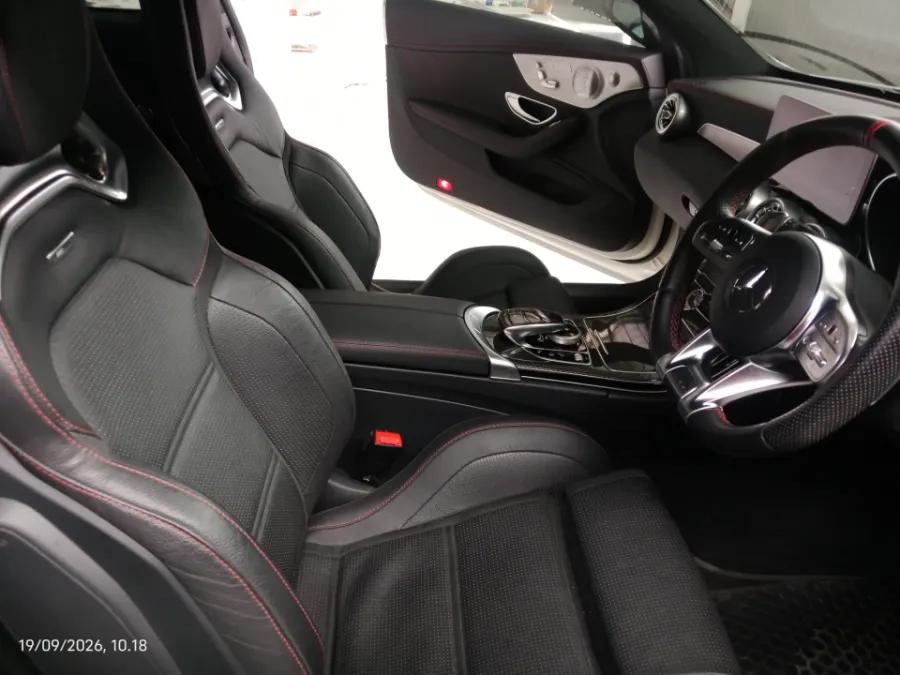 Foto Mobil Bekas Kabin Depan Mercedes-Benz C43 3.0 tahun 2019