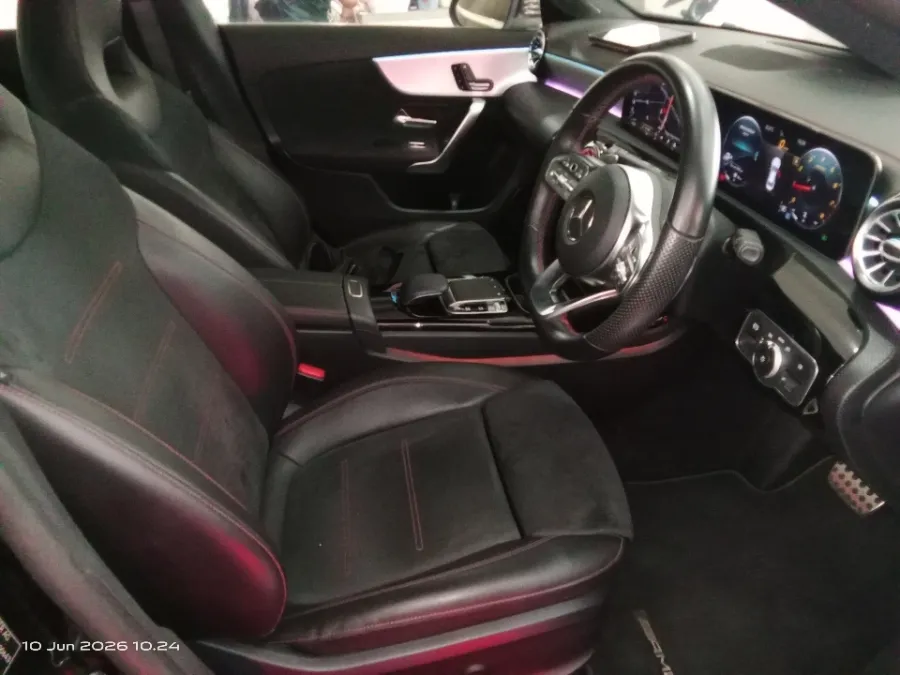 Foto Mobil Bekas Kabin Depan Mercedes-Benz CLA200 1.3 tahun 2019