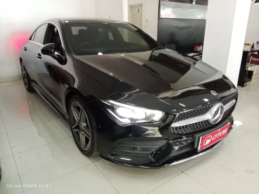 Foto Mobil Bekas Kanan Depan Mercedes-Benz CLA200 1.3 tahun 2019
