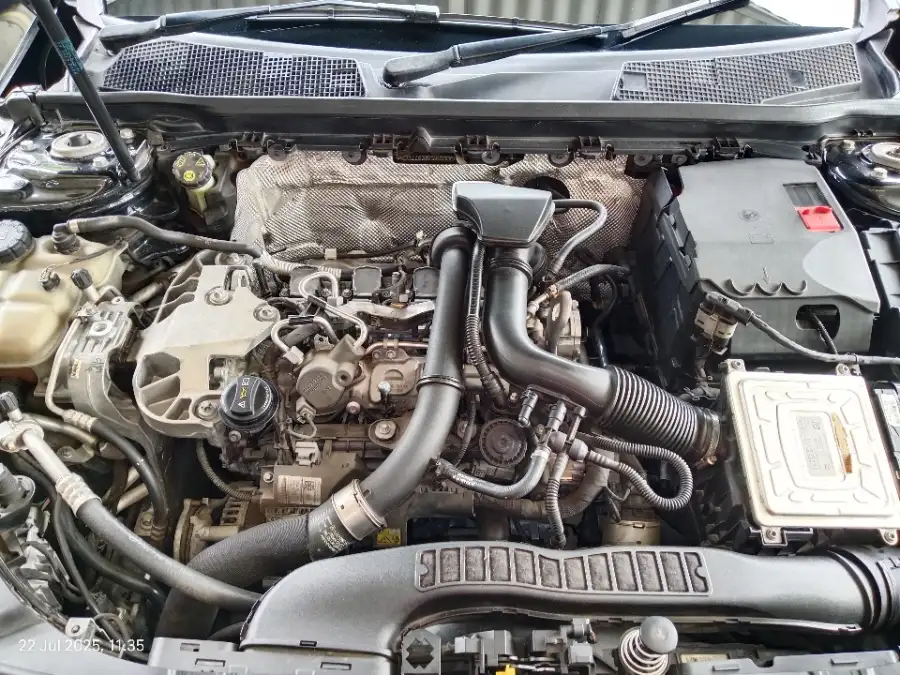 Foto Mobil Bekas Mesin Mercedes-Benz CLA200 1.3 tahun 2019