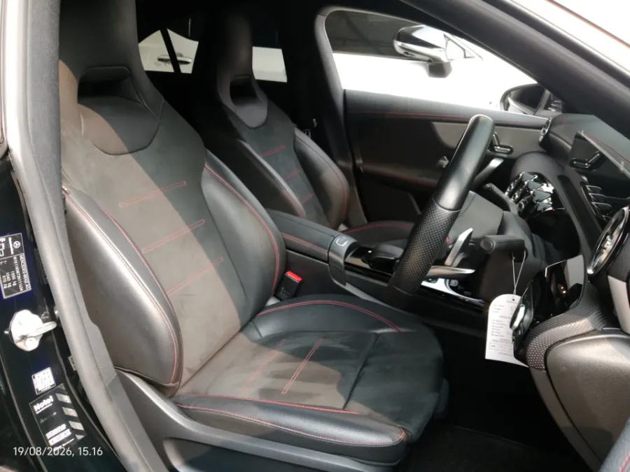 Foto Mobil Bekas Kabin Depan Mercedes-Benz CLA200 1.3 tahun 2020