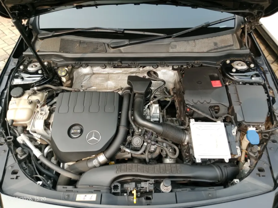 Foto Mobil Bekas Mesin Mercedes-Benz CLA200 1.3 tahun 2020
