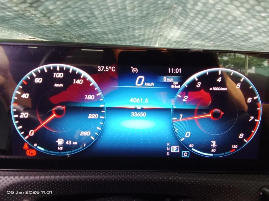 Foto Mobil Bekas Odometer Mercedes-Benz CLA200 1.3 tahun 2022